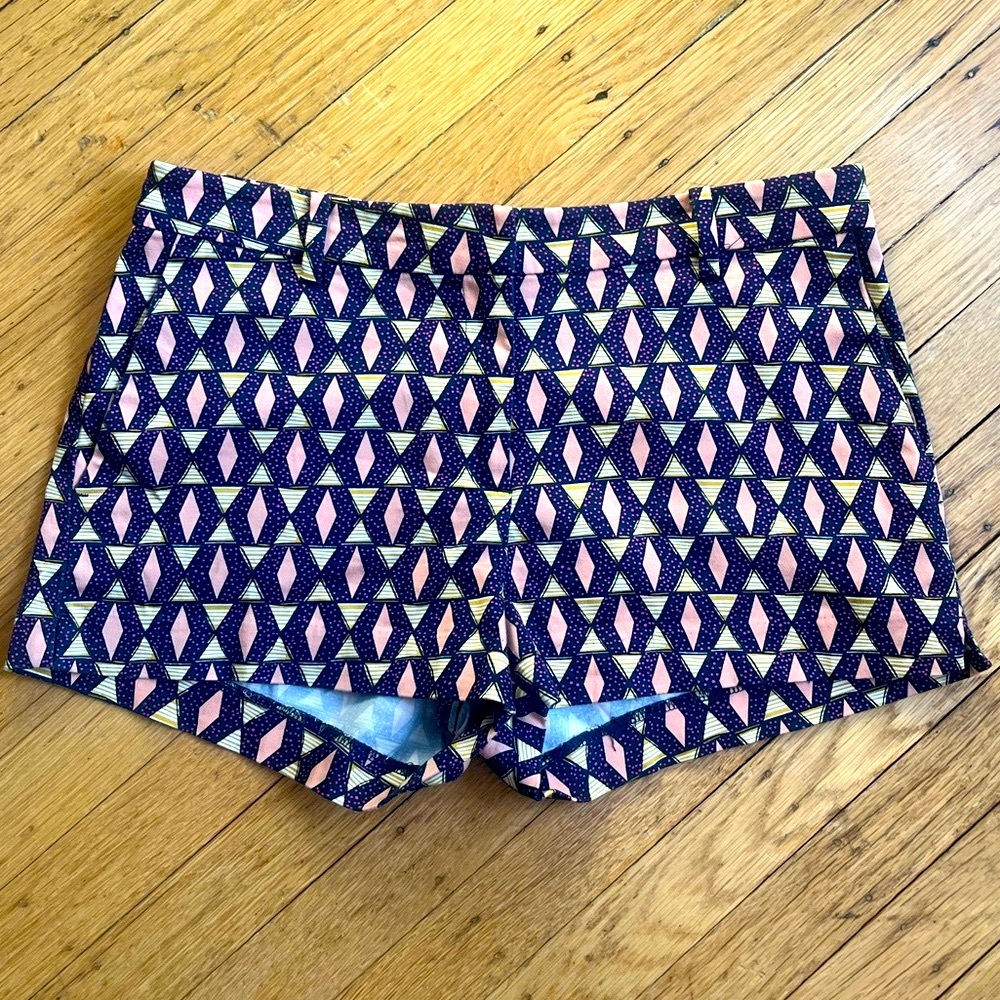 Geometric Patterned Women's Shorts